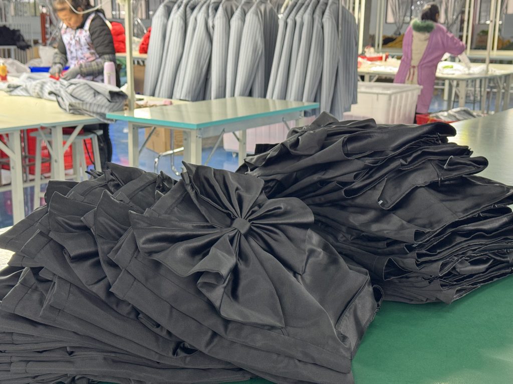 How Fashion Brands Gain Advantages by Placing Bulk Orders with Garment Manufacturers