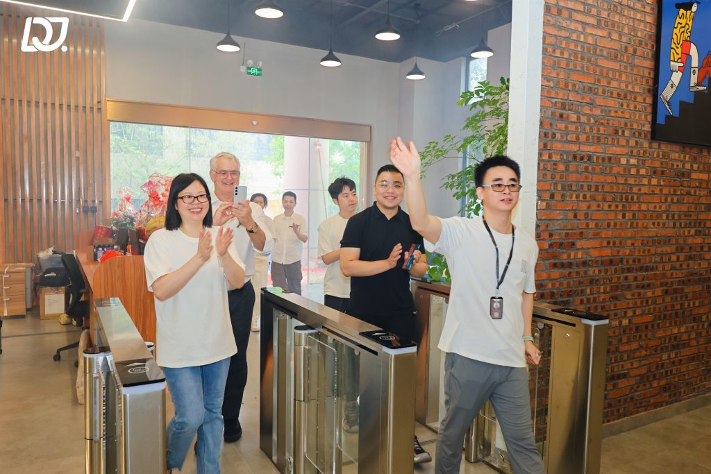 D&J Fashion Welcomes Partners and Friends to Our New Office D&J Fashion partners and guests visiting the new office during relocation celebration