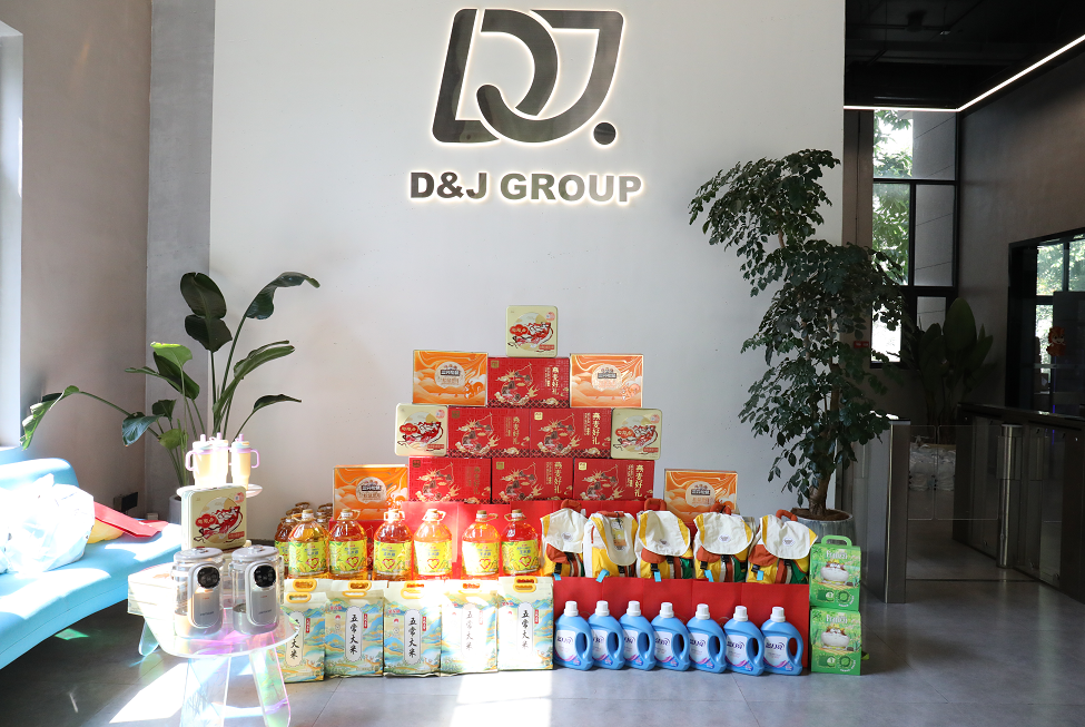 Nice “Bunny” Meet You: Celebrating Mid-Autumn Festival at D&J Fashion